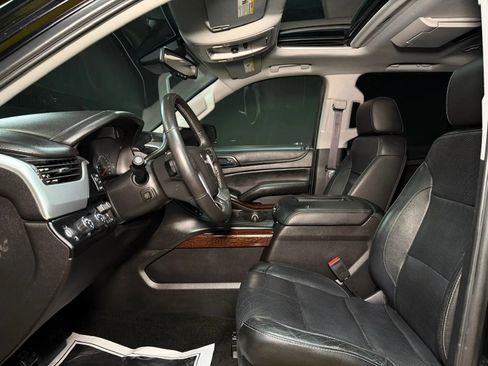 Used 2017 GMC Yukon XL SLT w/ Premium Edition AWD/4WD image 30