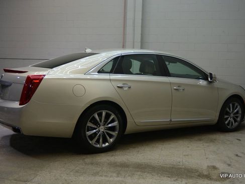 Used 2013 Cadillac XTS Luxury w/ Driver Awareness Package image 32
