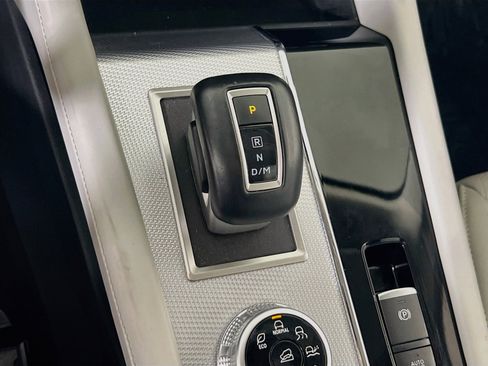 Used 2024 Mitsubishi Outlander SEL AWD/4WD image 16