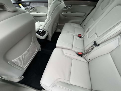 New 2026 Volvo XC90 B6 Ultra image 12