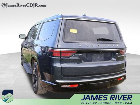 Used 2024 Jeep Wagoneer Series III AWD/4WD image 22