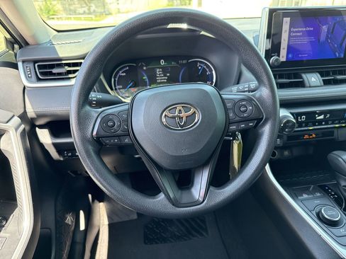 Certified 2023 Toyota RAV4 LE AWD/4WD image 11