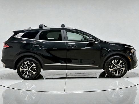 Used 2023 Kia Sportage EX image 4