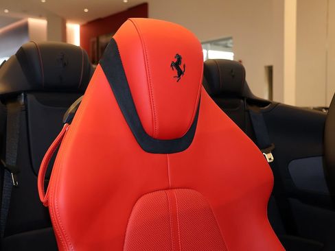 Certified 2025 Ferrari Roma Spider RWD image 17
