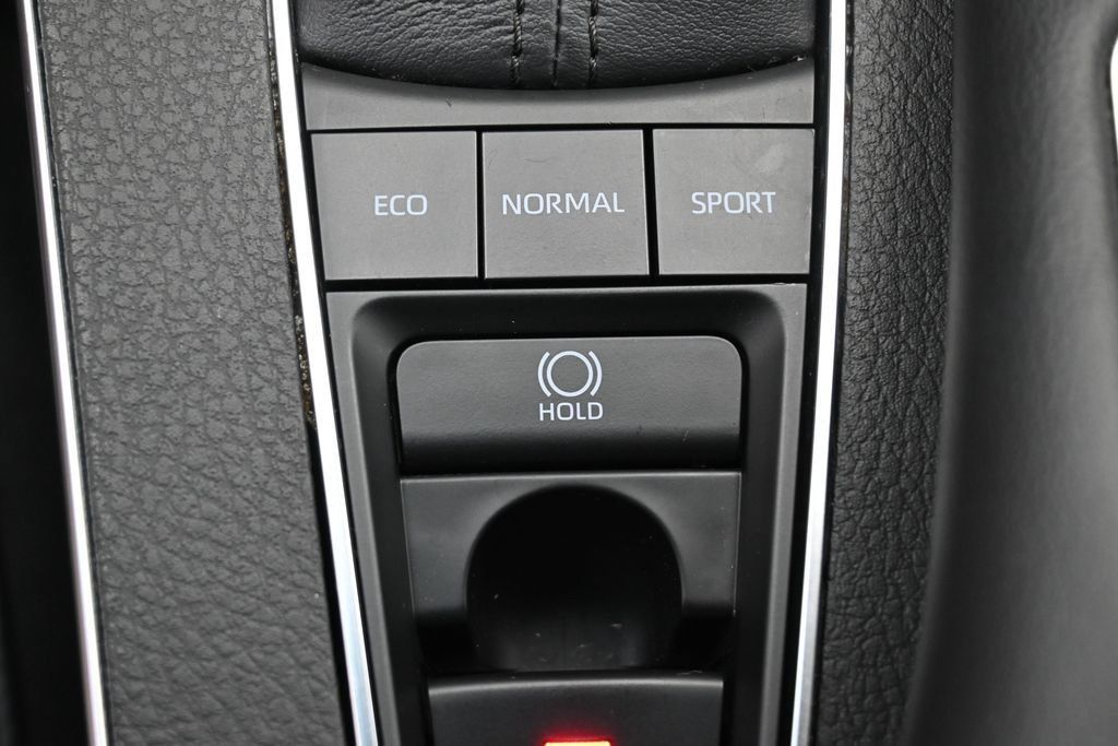 Certified 2021 Toyota Avalon Limited w/ Advanced Safety Package FWD image 25