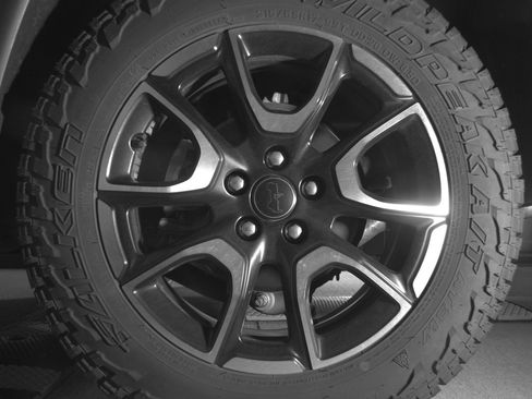 Used 2025 Jeep Compass Trailhawk AWD/4WD image 14