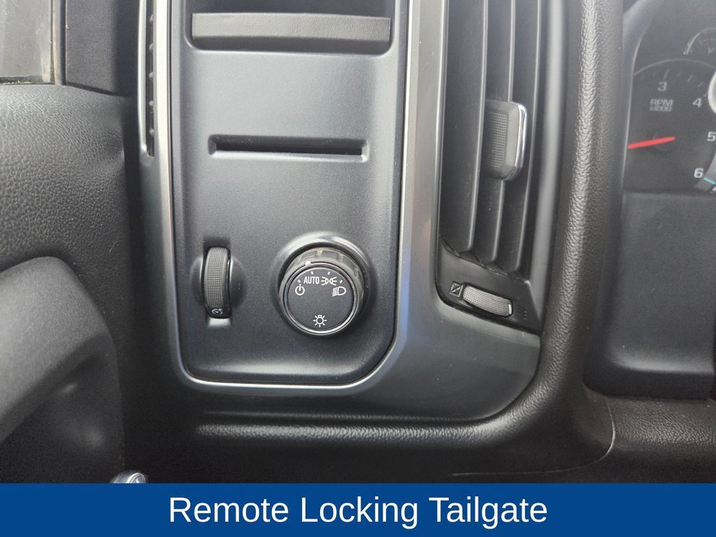 Used 2018 Chevrolet Silverado 1500 LT RWD image 25