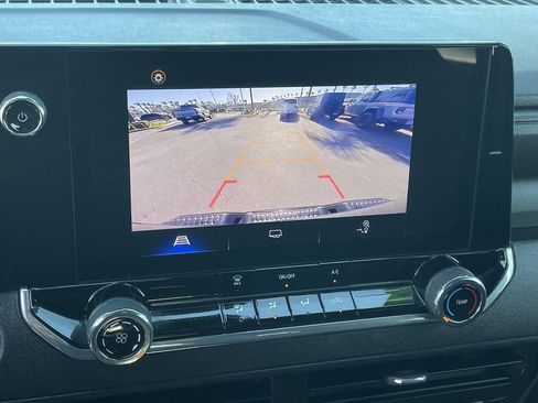 Used 2024 Chevrolet Colorado W/T image 7