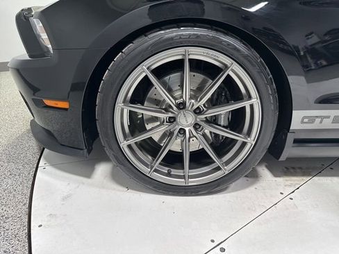 Used 2010 Ford Mustang Shelby GT500 image 2