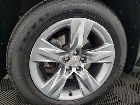 Used 2014 Toyota Highlander Limited AWD/4WD image 31