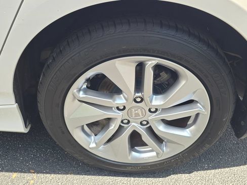 Used 2018 Honda Accord LX image 15
