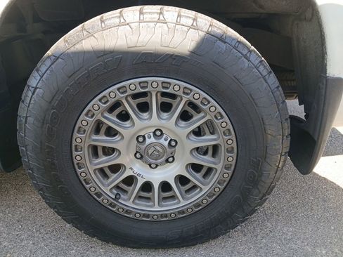Used 2024 Nissan Frontier SV w/ SV Convenience Package RWD image 3