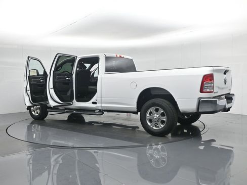 Used 2024 RAM 3500 Big Horn image 34