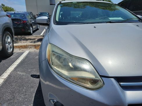 Used 2012 Ford Focus SE FWD image 6