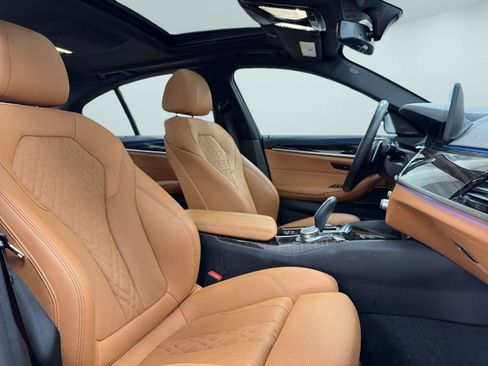 Certified 2023 BMW 530e xDrive w/ Premium Package image 31