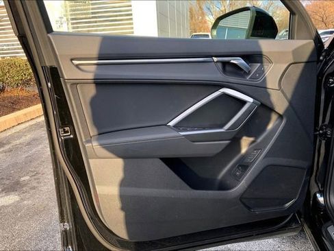 Used 2025 Audi Q3 2.0T Premium w/ Convenience Package image 21