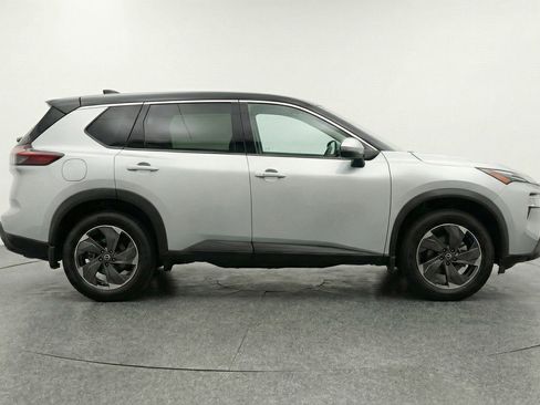 Used 2025 Nissan Rogue SV AWD/4WD image 11