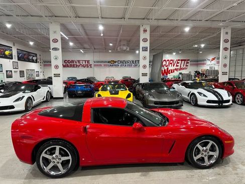 Used 2007 Chevrolet Corvette Coupe w/ Preferred Equipment Group RWD image 6