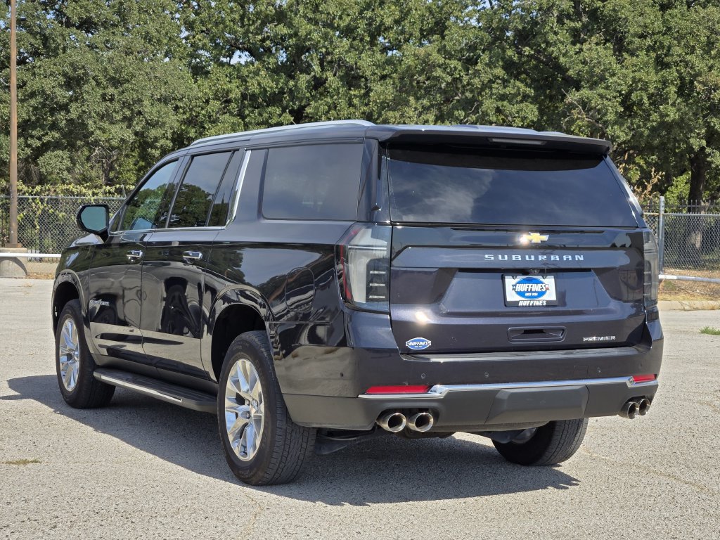 Used 2025 Chevrolet Suburban Premier RWD image 5
