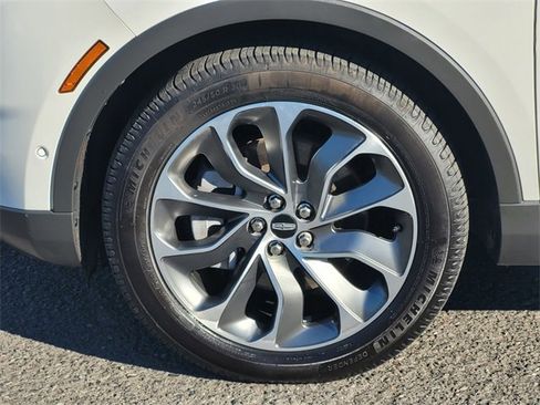 Used 2022 Lincoln Nautilus Reserve w/ Equipment Group 201A image 11