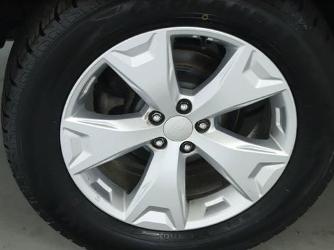 Used 2015 Subaru Forester 2.5i w/ Alloy Wheel Package image 12