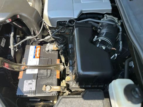 Used 2013 Toyota Highlander Plus FWD image 35