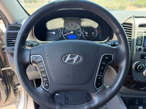 Used 2011 Hyundai Santa Fe SE FWD image 19