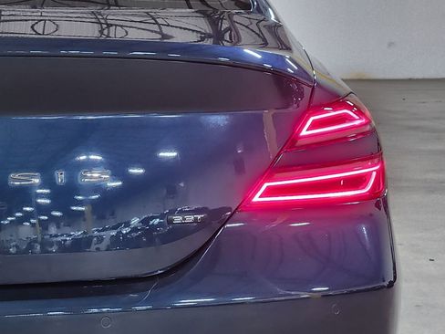 Used 2022 Genesis G70 3.3T image 22