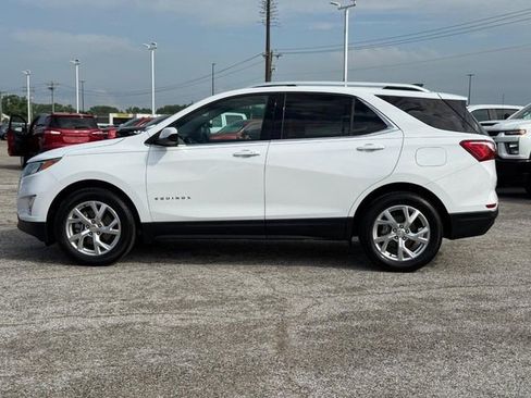 Used 2020 Chevrolet Equinox LT FWD image 2