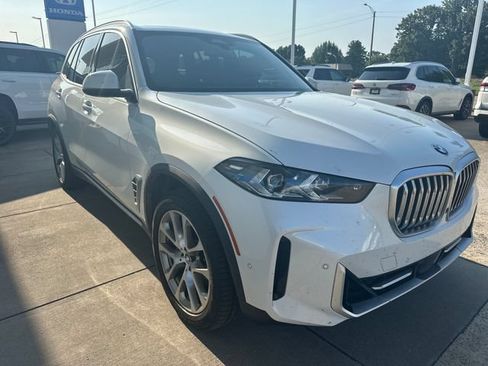Used 2024 BMW X5 xDrive40i w/ Premium Package AWD/4WD image 6