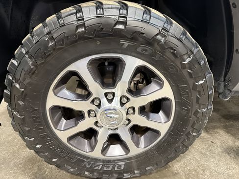 Used 2023 RAM 3500 Limited image 28