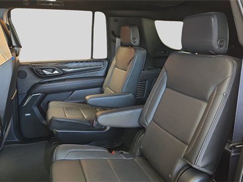 Used 2024 GMC Yukon XL Denali image 18