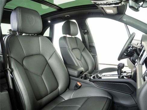 New 2026 Porsche Macan S AWD/4WD image 24
