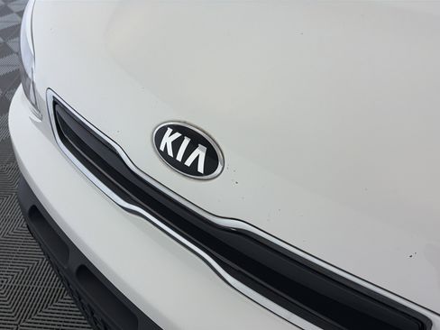 Used 2015 Kia Soul + FWD image 15
