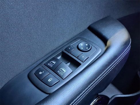 Used 2022 Dodge Challenger R/T image 33