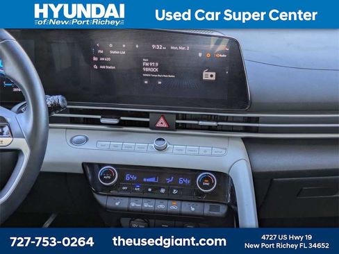 Used 2023 Hyundai Elantra Limited image 18