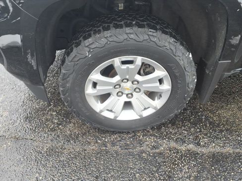 Used 2022 Chevrolet Colorado LT w/ LT Convenience Package image 8