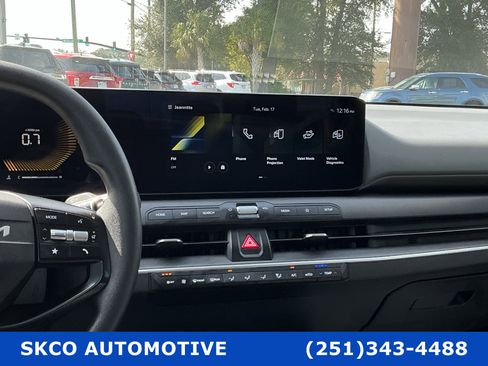 Used 2025 Kia K4 LXS image 16