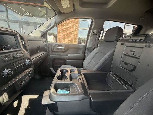 Used 2022 Chevrolet Silverado 1500 Custom Trail Boss AWD/4WD image 6
