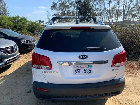 Used 2011 Kia Sorento EX w/ Premium Pkg FWD image 8