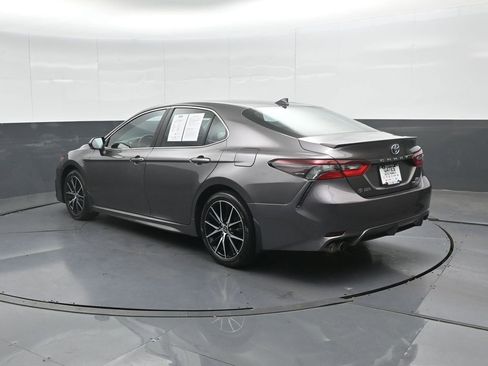 Used 2024 Toyota Camry SE image 8