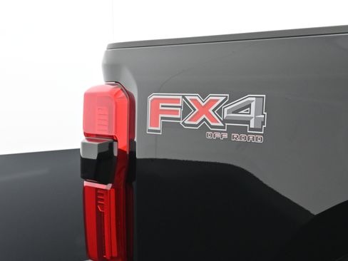 Used 2024 Ford F350 Platinum w/ FX4 Off-Road Package image 48