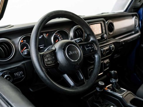 Used 2020 Jeep Wrangler Sport image 14