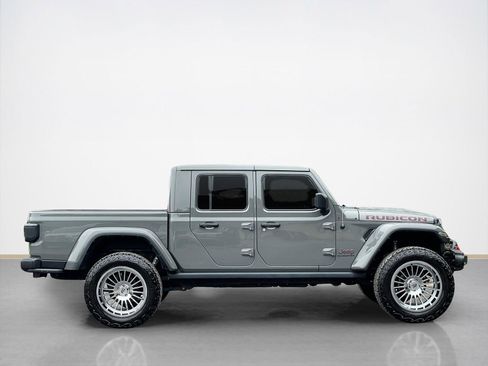 Used 2021 Jeep Gladiator Rubicon w/ Dual Top Group AWD/4WD image 9