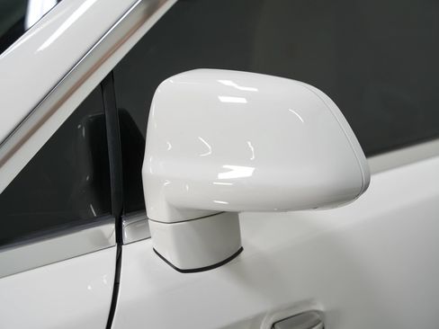 Used 2017 Rolls-Royce Dawn RWD image 15
