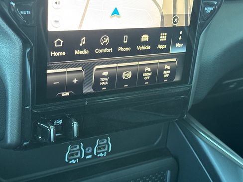 New 2026 RAM 3500 Laramie AWD/4WD image 19