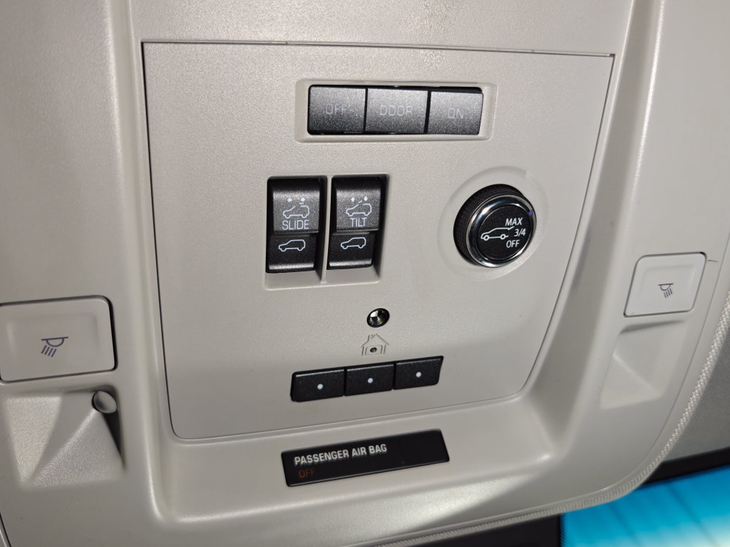 Used 2020 GMC Yukon XL Denali AWD/4WD image 13