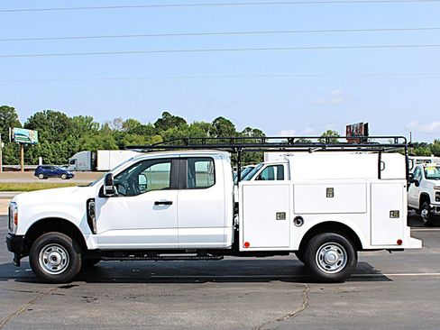 Used 2025 Ford F250 XL AWD/4WD image 6