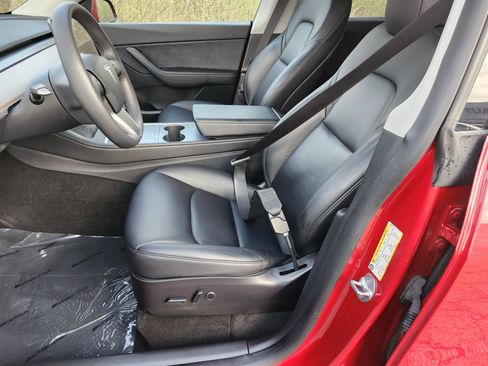 Used 2021 Tesla Model Y Long Range image 24