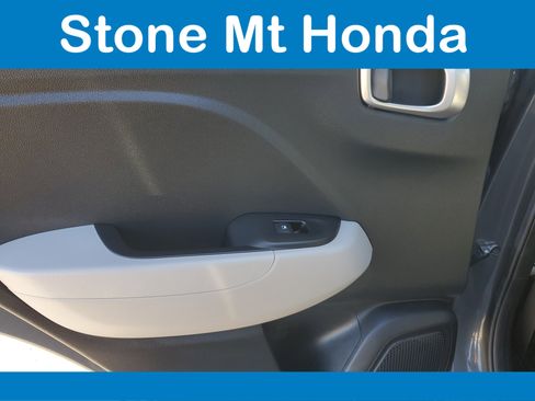 Used 2024 Hyundai Venue SEL image 13